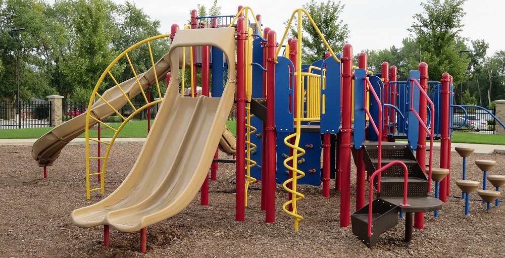 An image showing a playset ina park.